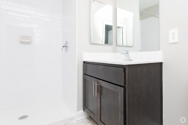 3BR, 3BA - 1193 SF - Primary Bathroom