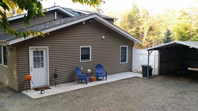 Building Photo - 7855 Little Creek Rd Unit 7855