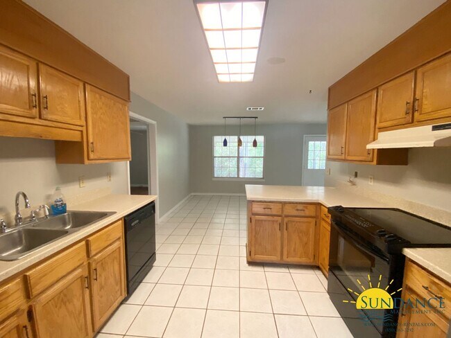 Photo - Beautiful 4 Bedroom Home in Crestview