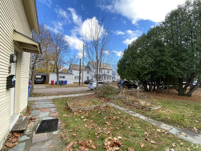 Building Photo - 9 School St Unit 9 Rental