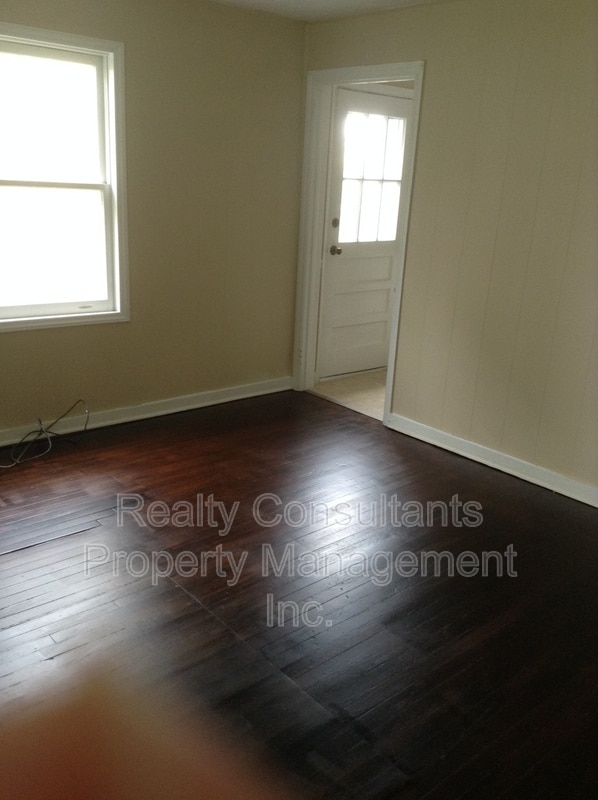 Photo - 720 Warren St