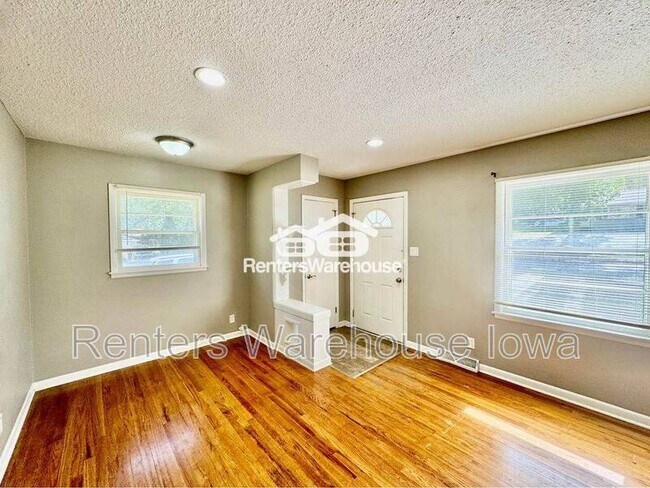 Photo - 2731 Bennett Ave