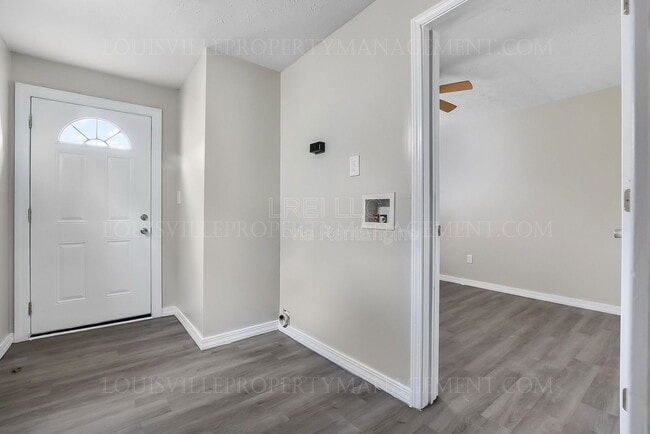 Photo - 2216 W Ormsby Ave