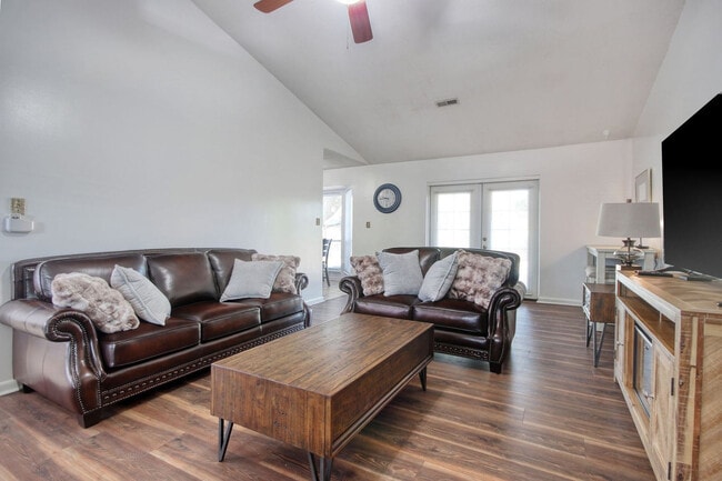 Photo - 104 Spanish Oak Dr Unidad ID1356508P