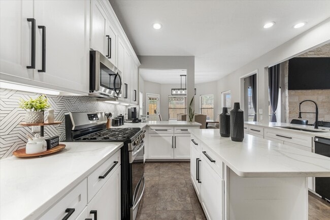 Photo - 4318 Raintree Ct
