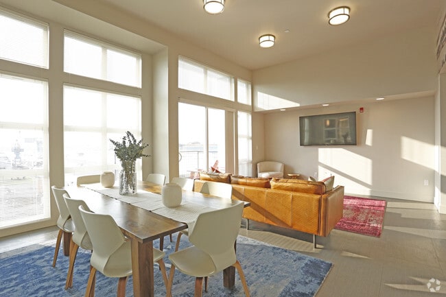 Spacious Amenity Room - 606 Apartments
