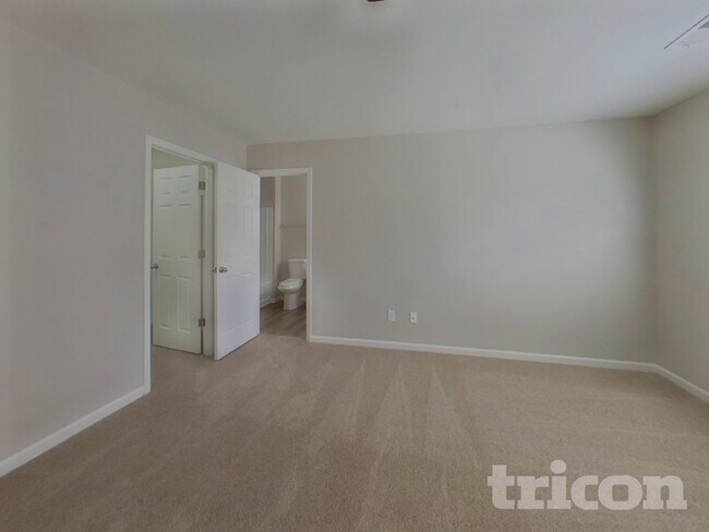 Photo - 225 Eagle Pointe Dr