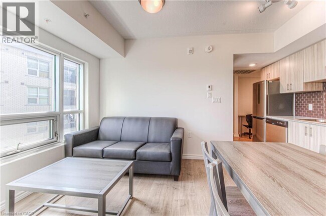 Photo - 275 Larch St Unité F501