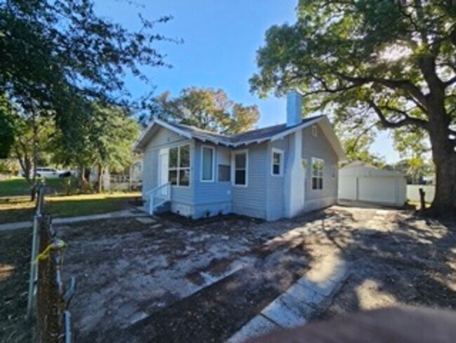 Photo - Wonderful Bungalow Just Renovated!