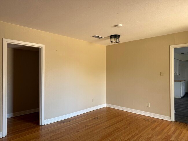 Photo - 3605 42nd St