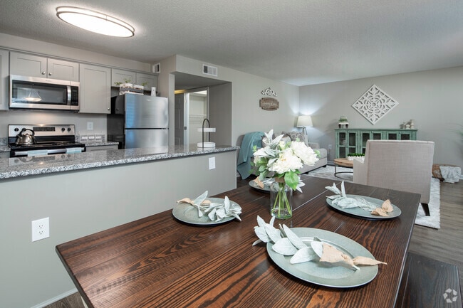 2BR, 2BA - 975SF