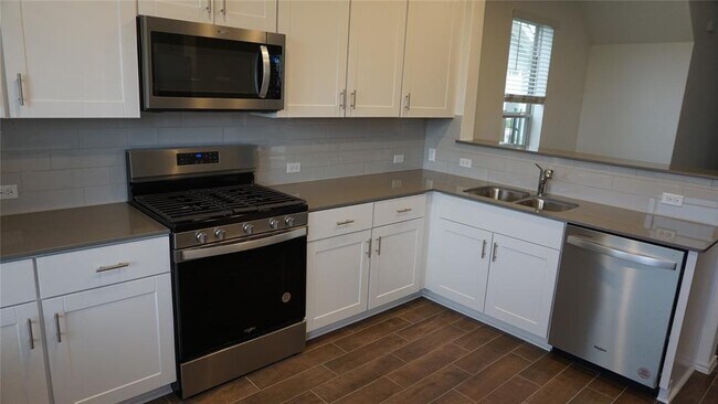 Photo - 313 Redonda Dr