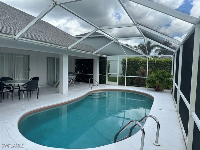 Photo - 740 Lambton Ln