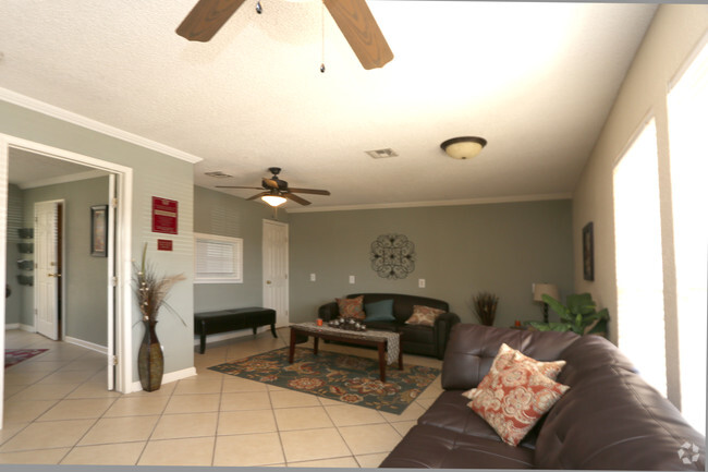 Building Photo - Pine Terrace Rental
