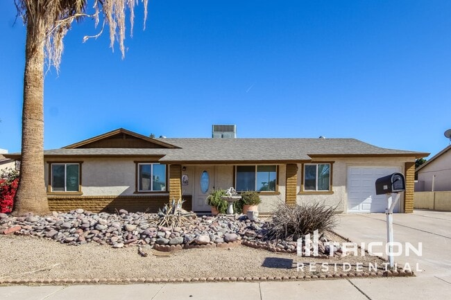 Building Photo - 9837 N 48th Ave Rental