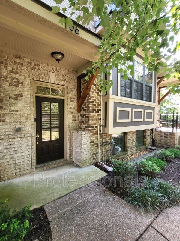 Building Photo - 3180 Parthenon Ave Unit Apt 106