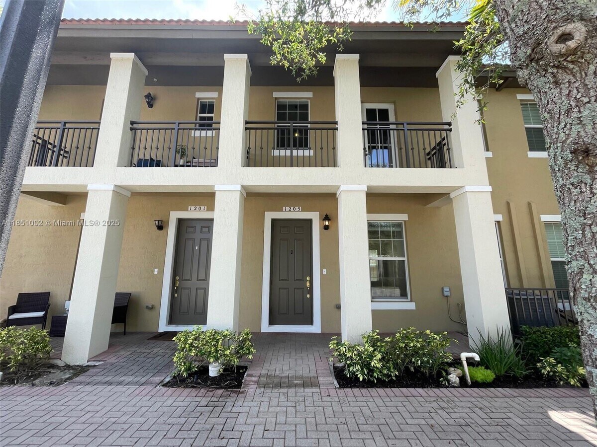 $3,250MONTHLY;1205 SW 147TH AVE PEMBROKE P... - $3,250MONTHLY;1205 SW 147TH AVE PEMBROKE P... House