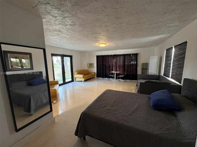 Building Photo - 6003 S Indian River Dr Rental