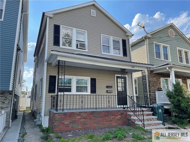 Building Photo - 175 1st St Rental
