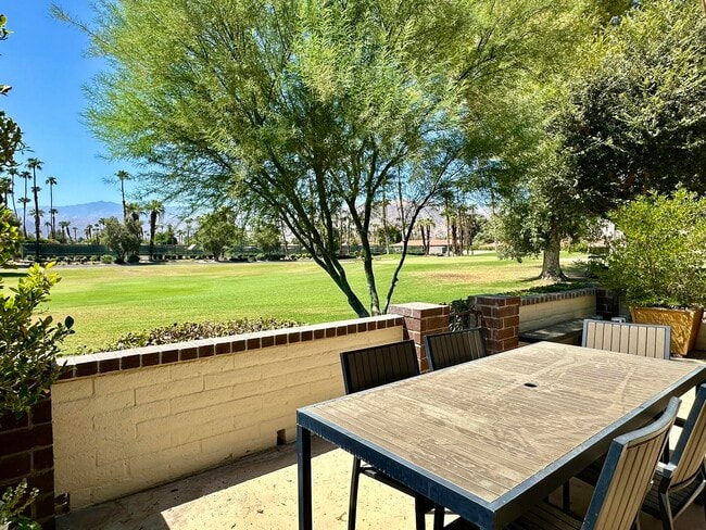 Photo - 255 San Remo St