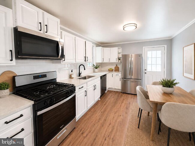 Photo - 2609 Lauretta Ave