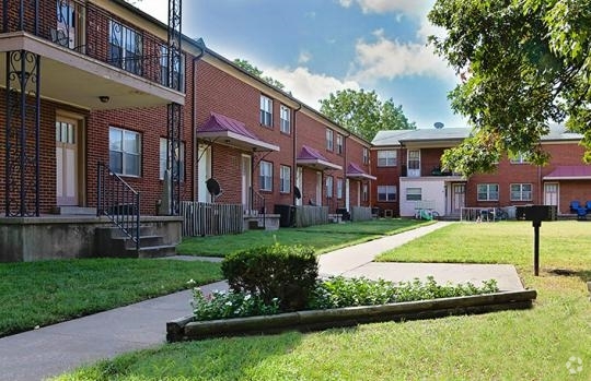 Building Photo - Campus Court Rental