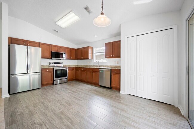 Photo - 843 Bonaparte Landing Ct