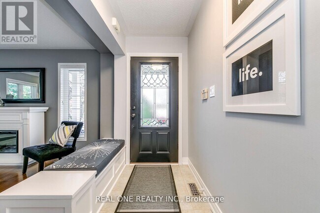 Photo - 368 Kittridge Rd