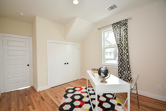 Photo - 1548 W 23rd St
