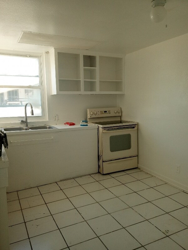 Photo - 602 26th St W Unidad A