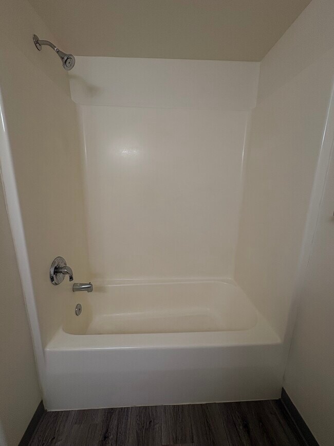 Quail Hollow Apartments