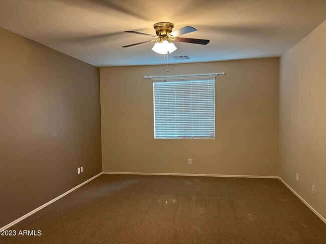 Photo - 3330 E Russell St