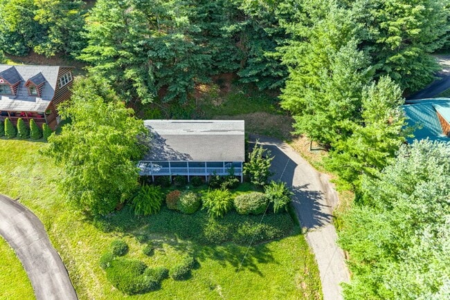 Photo - 3 Bed/2 Bath House in West Jefferson!