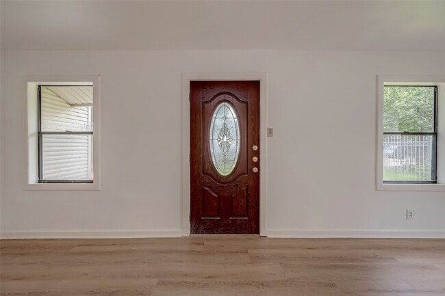 Photo - 2051 Santa Rosa St