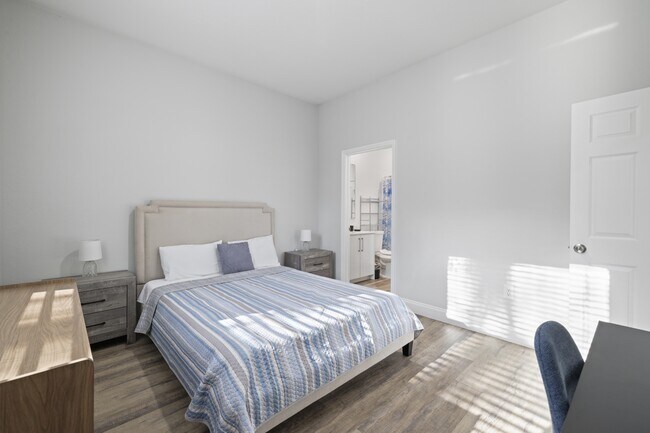 Photo - 1917 Lorna Ave