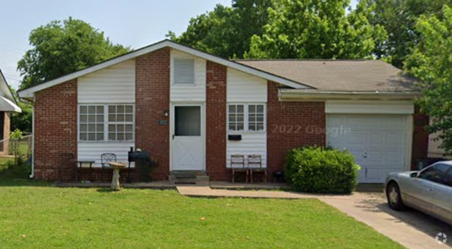 Building Photo - Newly Updated 3 bedroom Home