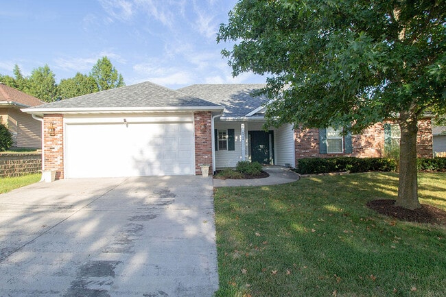 Photo - 6900 Madison Creek Dr House