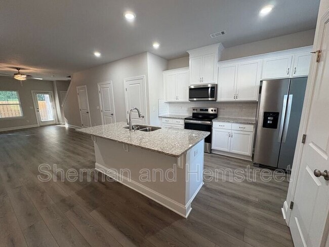 Photo - 655 Caroline Ct