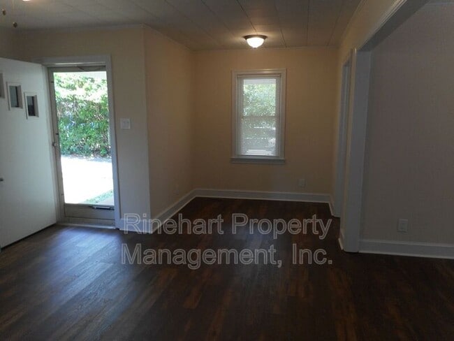 Photo - 408 Cummings St