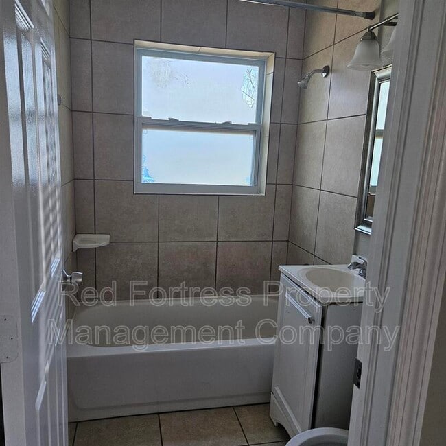 Photo - 2721 Elmwood St