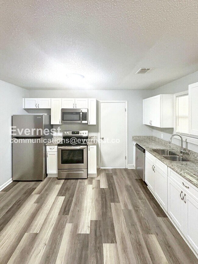 Photo - 727 W Creek Cir