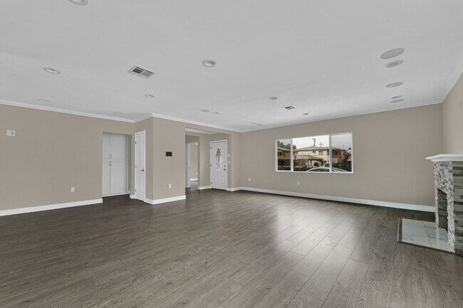 Photo - 7237 Tujunga Ave Unit 7237 Tujunga Ave