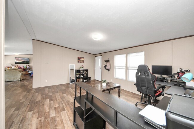 Photo - 1416 Rd 5601