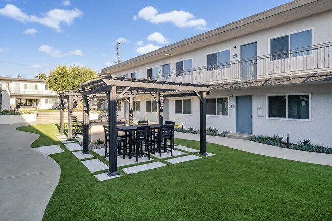 Arlington Square Apartments