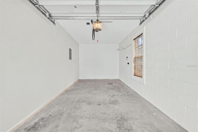 Photo - 2074 Shaw Ln