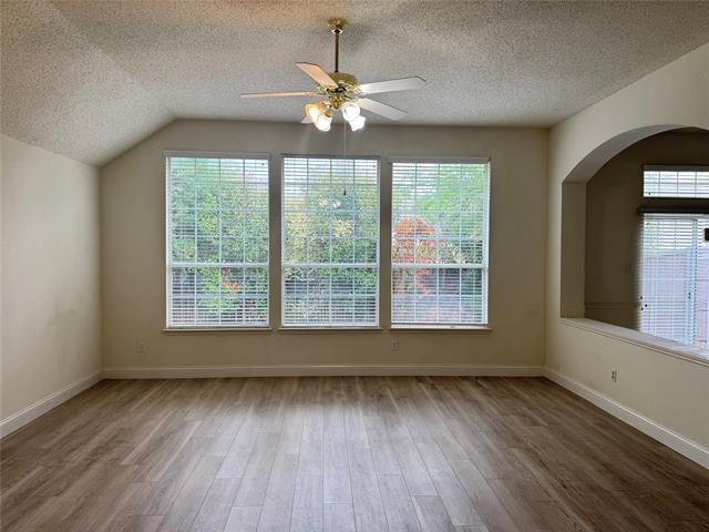 Photo - 9814 Honeysuckle Dr