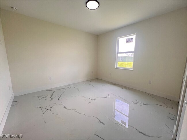 Photo - 736 Alabama Rd S