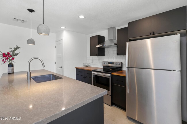 Photo - 934 W Parkway Blvd