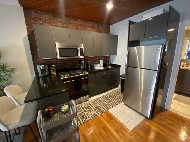 Building Photo - 210 Hemenway St Unit 2 Rental