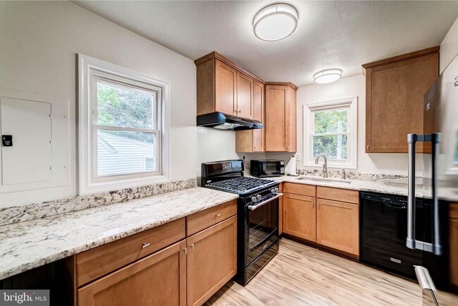 Photo - 2425 Fort Dr